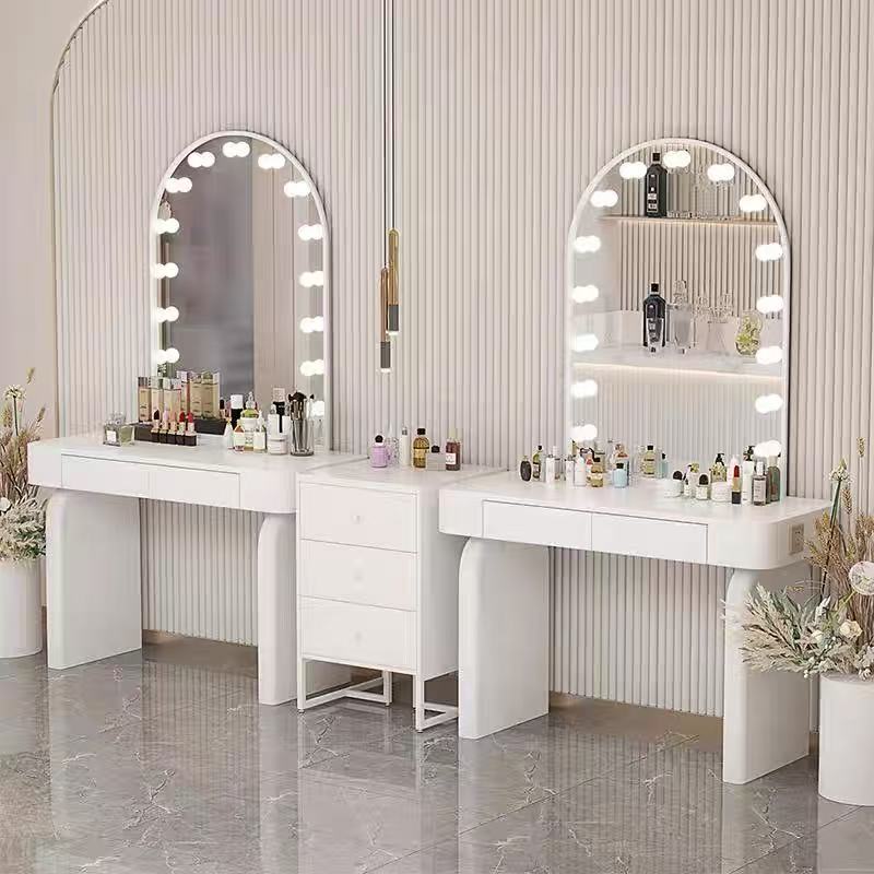 Beauty Makeup Training - Meja Rias Profesional Cream Wind Studio