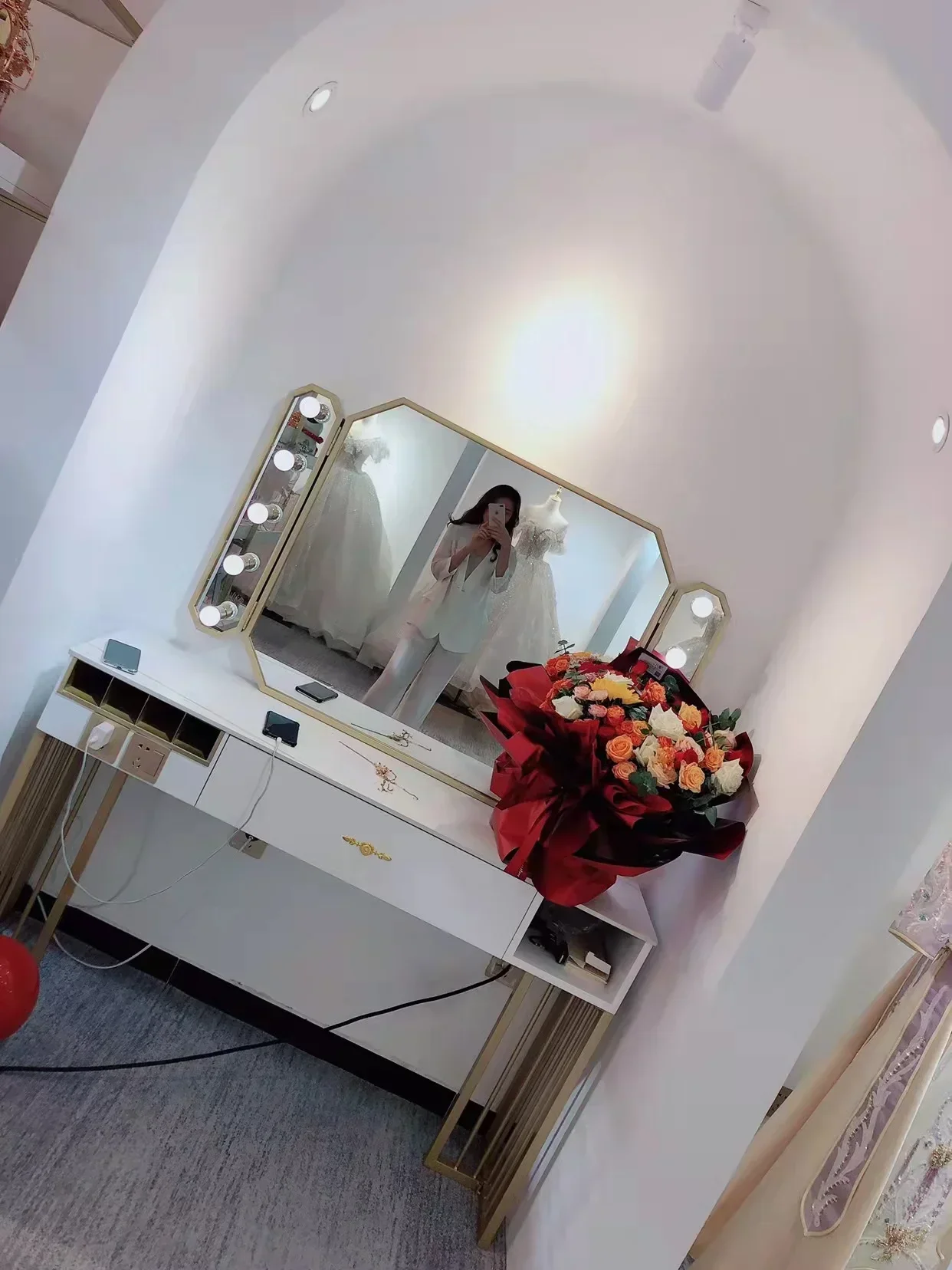 Studio foto meja rias rock unt - Beauty Makeup Training ulasan dan harga