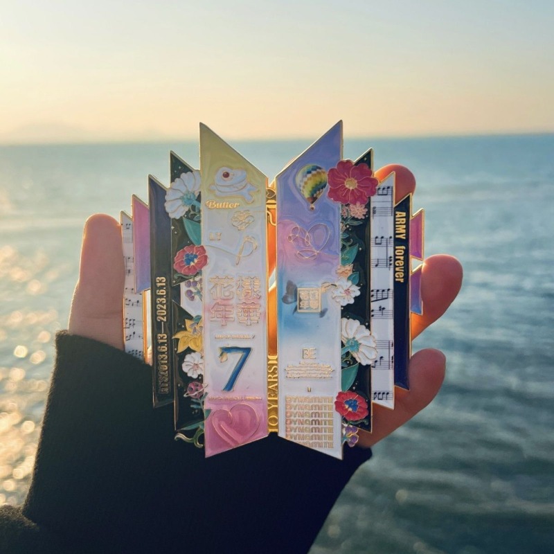 Lencana Logam BT21 Peringatan  - Beauty Makeup Wholesale ulasan dan harga